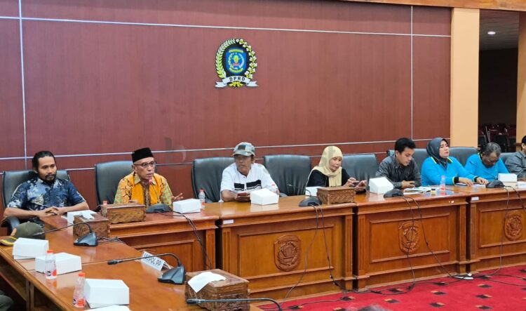 Ketua Asosiasi Pengecer BBM Bontang, Titi, menyampaikan pandangannya terkait antrean BBM di sejumlah SPBU.