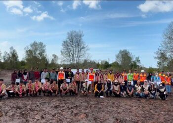 PT IMM Bersama Mahasiswa Gelar Aksi Kolaborasi Tanam Mangrove serta Edukasi Lingkungan di Desa Santan Ilir