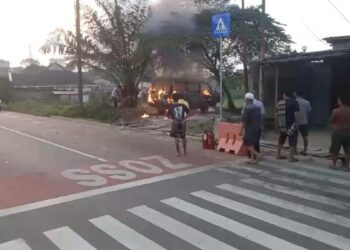 Angkot Terbakar di Seberang SMA 3 Bontang saat Hendak Dipanaskan, Sopir Alami Luka Bakar
