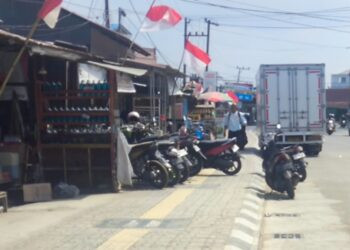 Antrean di SPBU Bontang Mengular, Pertalite Eceran Dijual Rp14 Ribu, Pertamax Tembus Rp20 Ribu