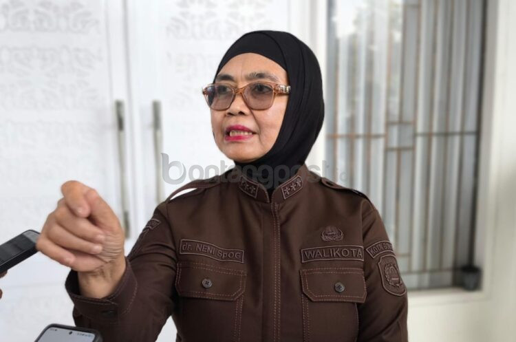 Wali Kota Bontang Neni Moerniaeni menyampaikan rencana pemerintah mengkaji desalinasi air laut sebagai sumber air alternatif. (Nasrullah/Bontang Post)