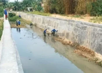 Parit Dangkal Bikin Aliran Air Tersendat, Warga Bontang Diminta Tak Buang Sampah Sembarangan
