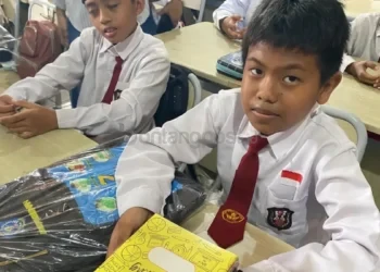 Sepatu dan Tas Sekolah Gratis Tiba di Bontang, Disdikbud Cocokkan Ukuran Sebelum Dibagikan