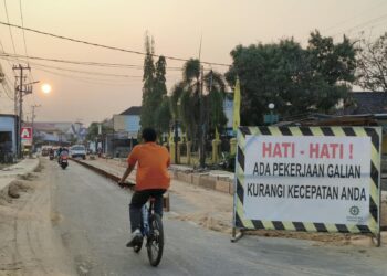 Jalan Pattimura Bontang Mulai Dicor, Akses Kendaraan Satu Arah
