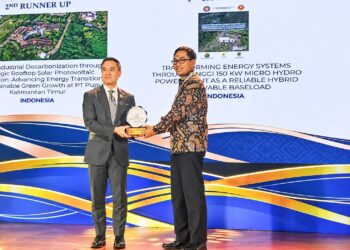Dukung Dekarbonisasi, PLTS Atap Pupuk Kaltim Raih ASEAN Energy Awards 2026