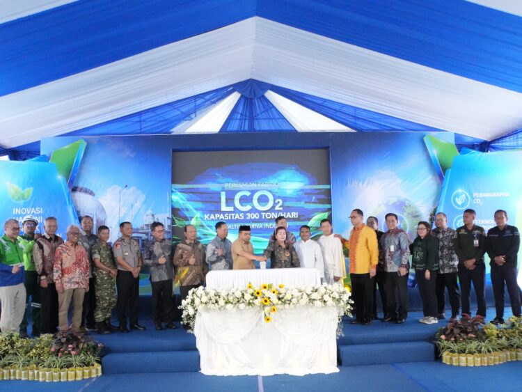 Peresmian pabrik karbon dioksida cair (LCO₂) PT Kaltim Parna Industri di Kawasan Industri Kaltim Industrial Estate, Bontang, Kamis (22/10/2026). Fasilitas ini mengolah produk samping pabrik amoniak menjadi produk bernilai komersial untuk kebutuhan industri dan pangan.